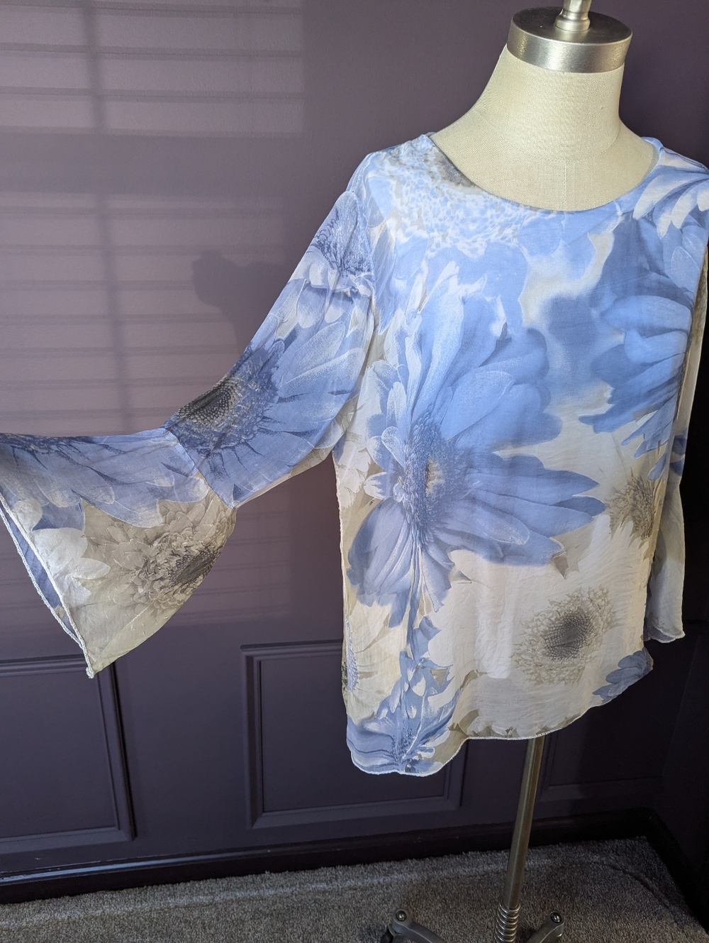 Alice Rinaldi Light Blue Star Print Top - Picture 3 of 4